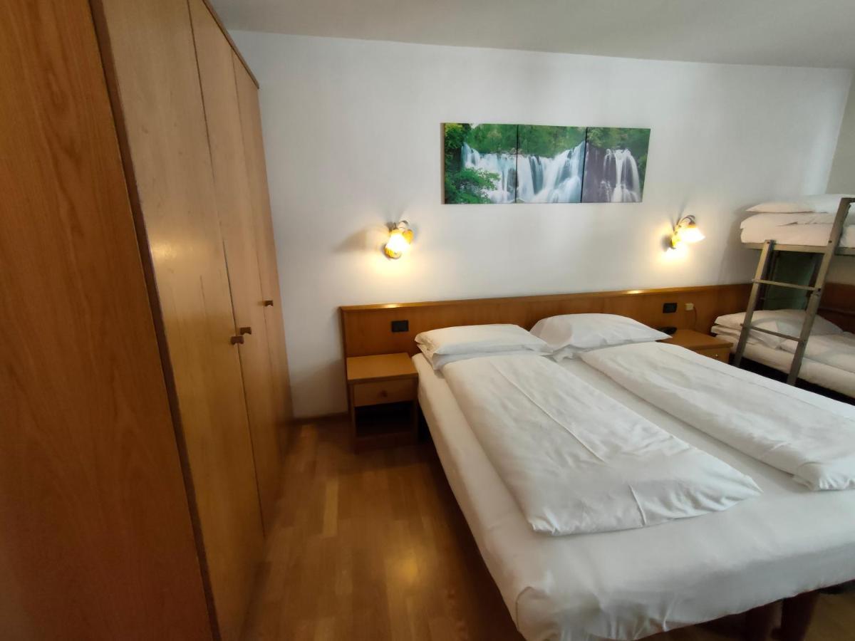 Hotel Denny 핀졸로 외부 사진