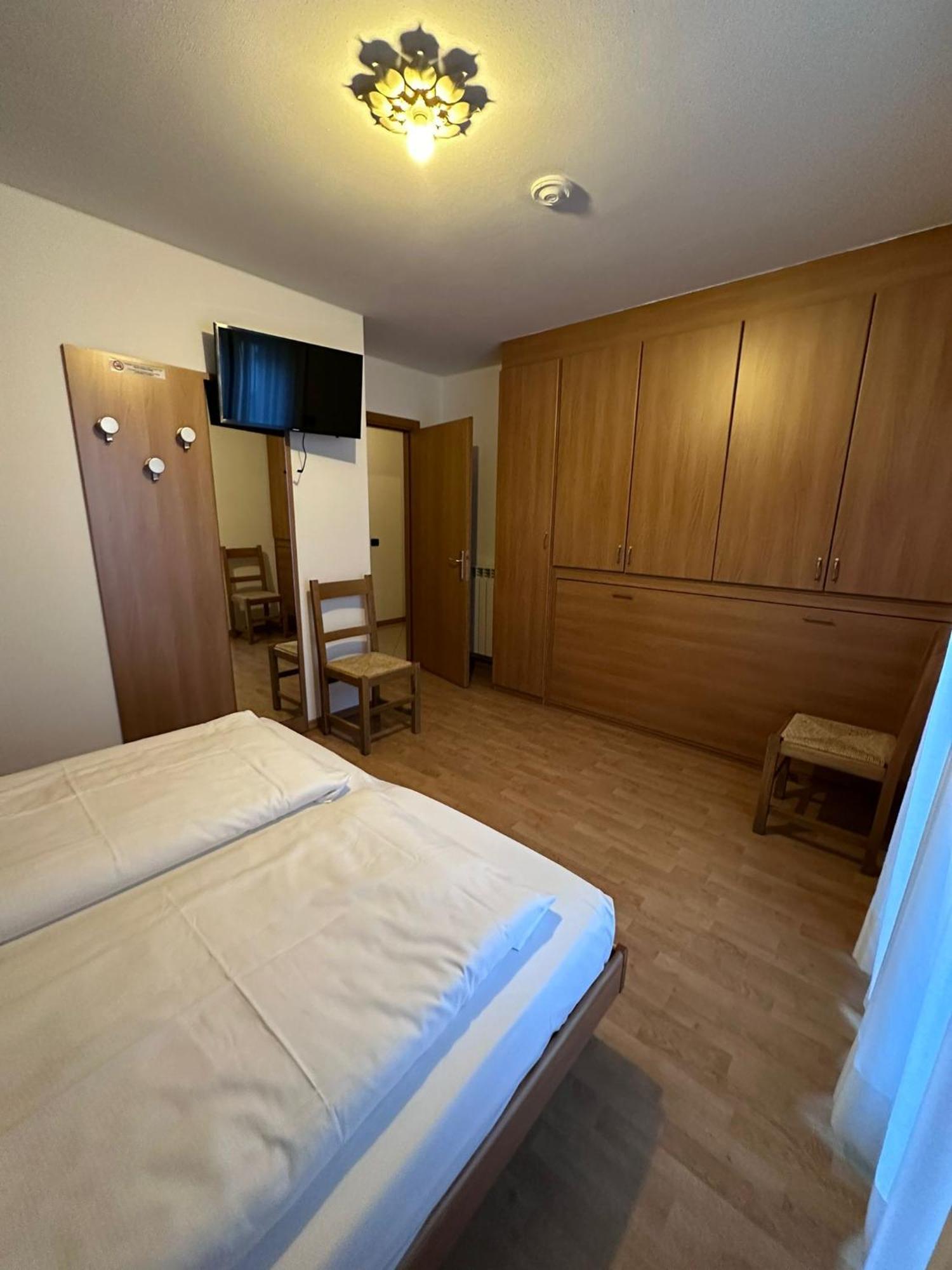 Hotel Denny 핀졸로 외부 사진