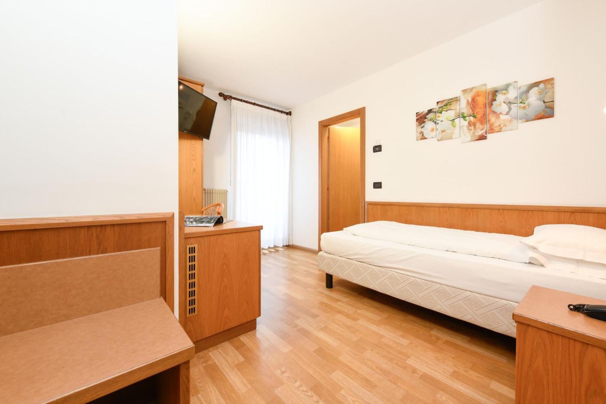 Hotel Denny 핀졸로 외부 사진