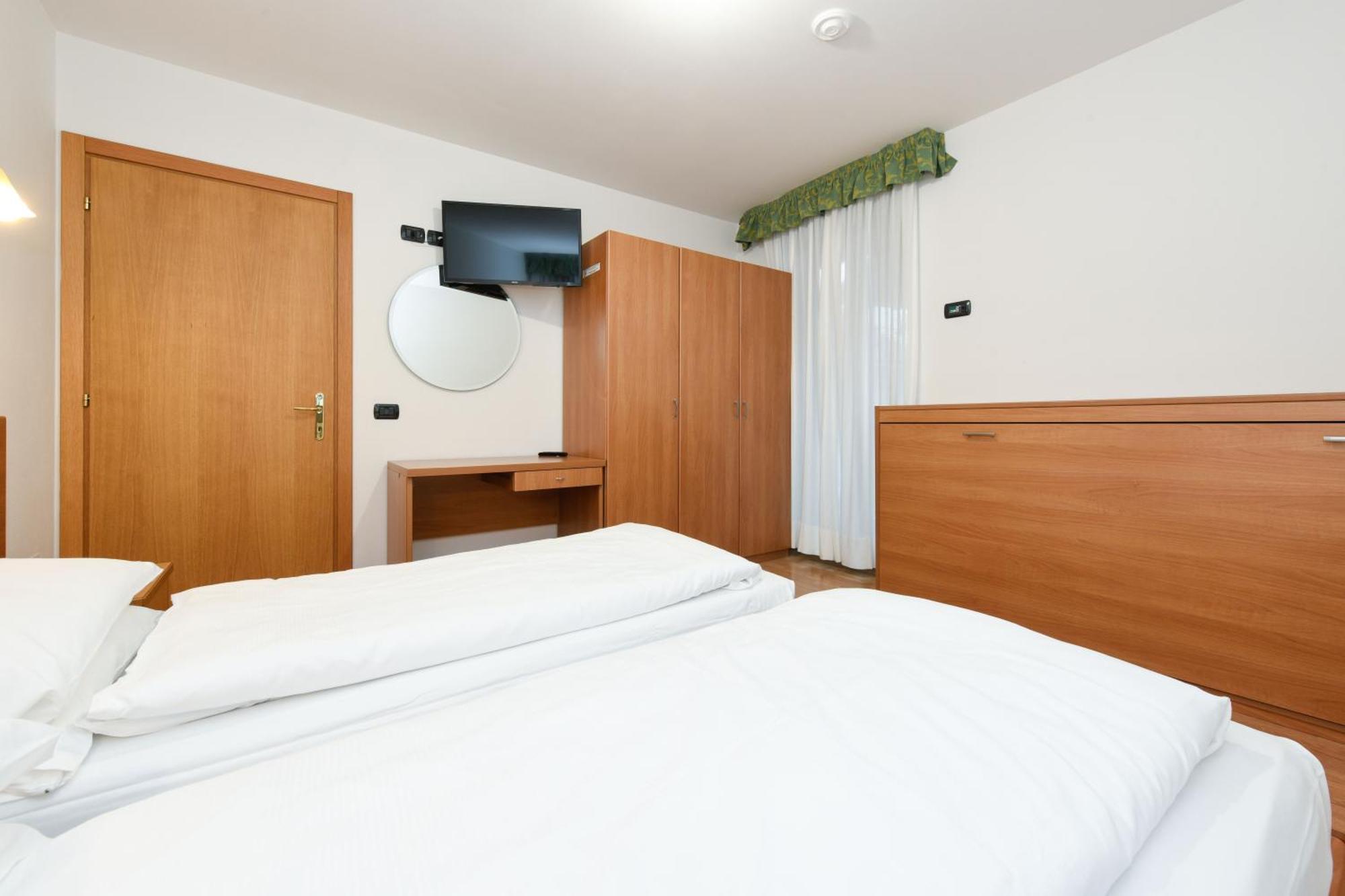 Hotel Denny 핀졸로 외부 사진
