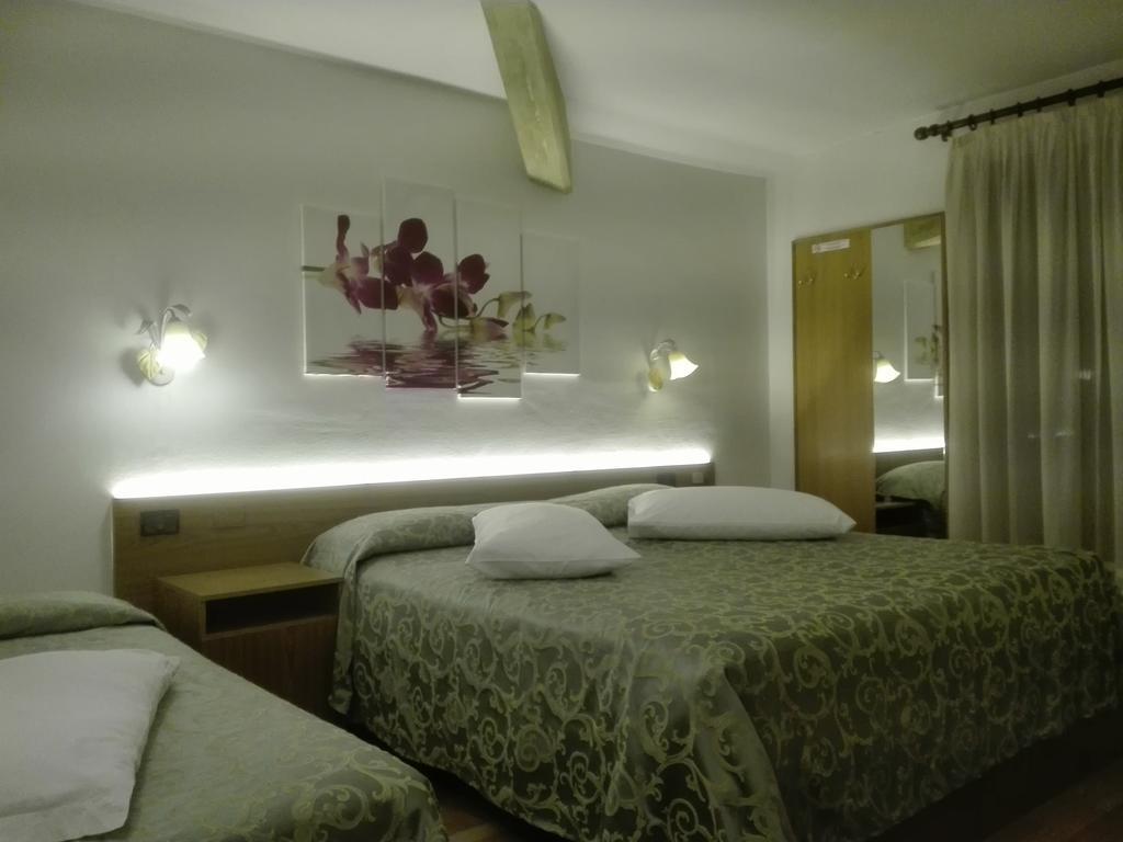 Hotel Denny 핀졸로 외부 사진