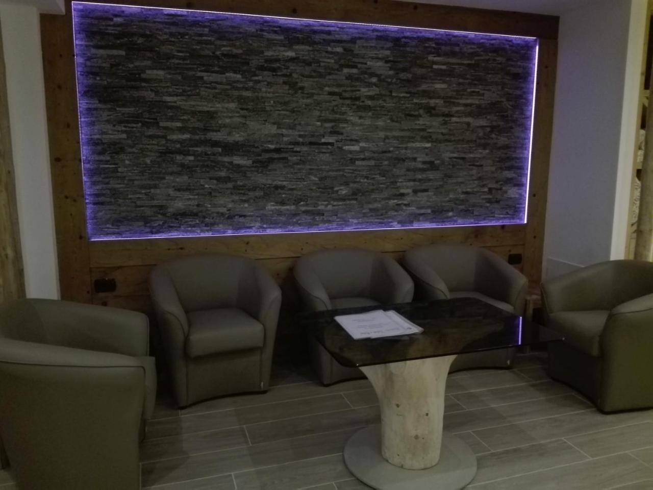 Hotel Denny 핀졸로 외부 사진